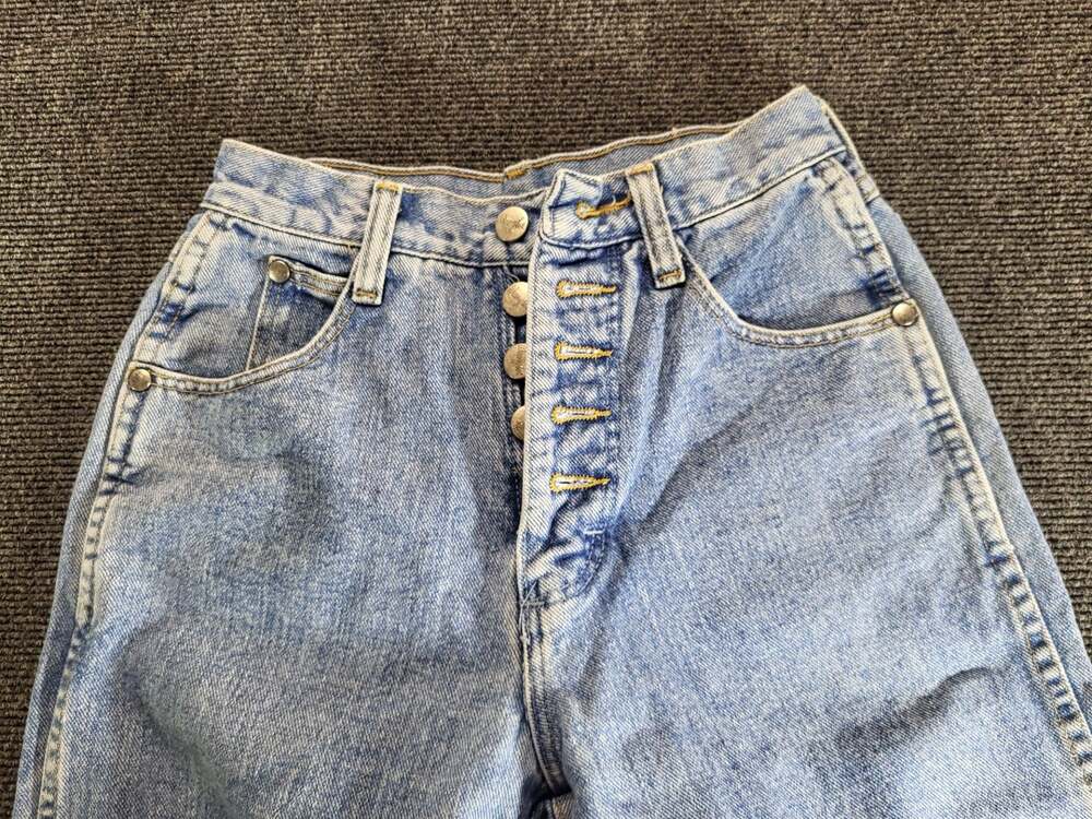 Wrangler Vintage High Rise Button Fly Light Wash Denim Jeans